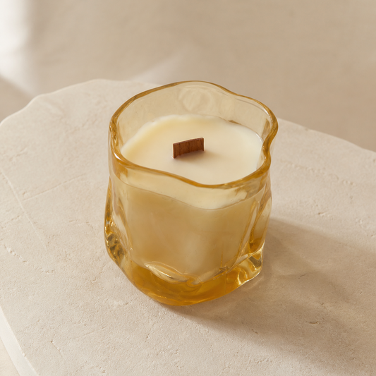 Vela aromática de soja en cristal irregular ámbar 130 g