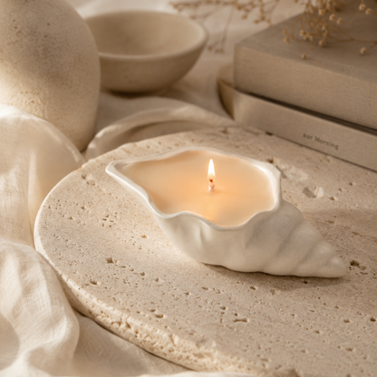 Vela escultural concha blanca artesanal para salón o dormitorio